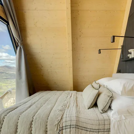 Thevagar - Glamping Mountain Shelters Dağ evi *