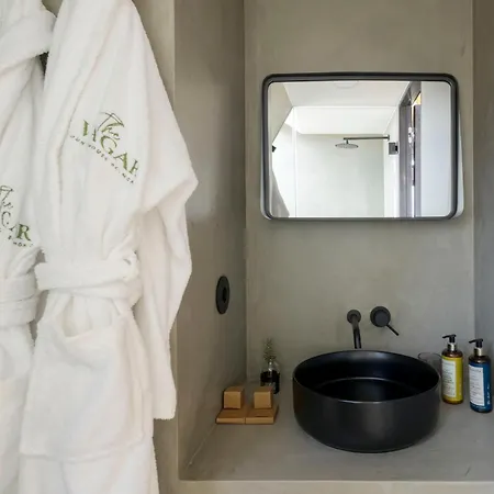 Thevagar - Glamping Mountain Shelters Dağ evi *